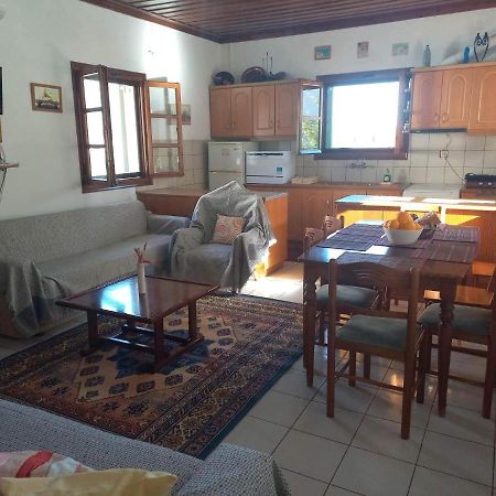 Rodomelo House - 3 Bedrooms Leonídion Buitenkant foto