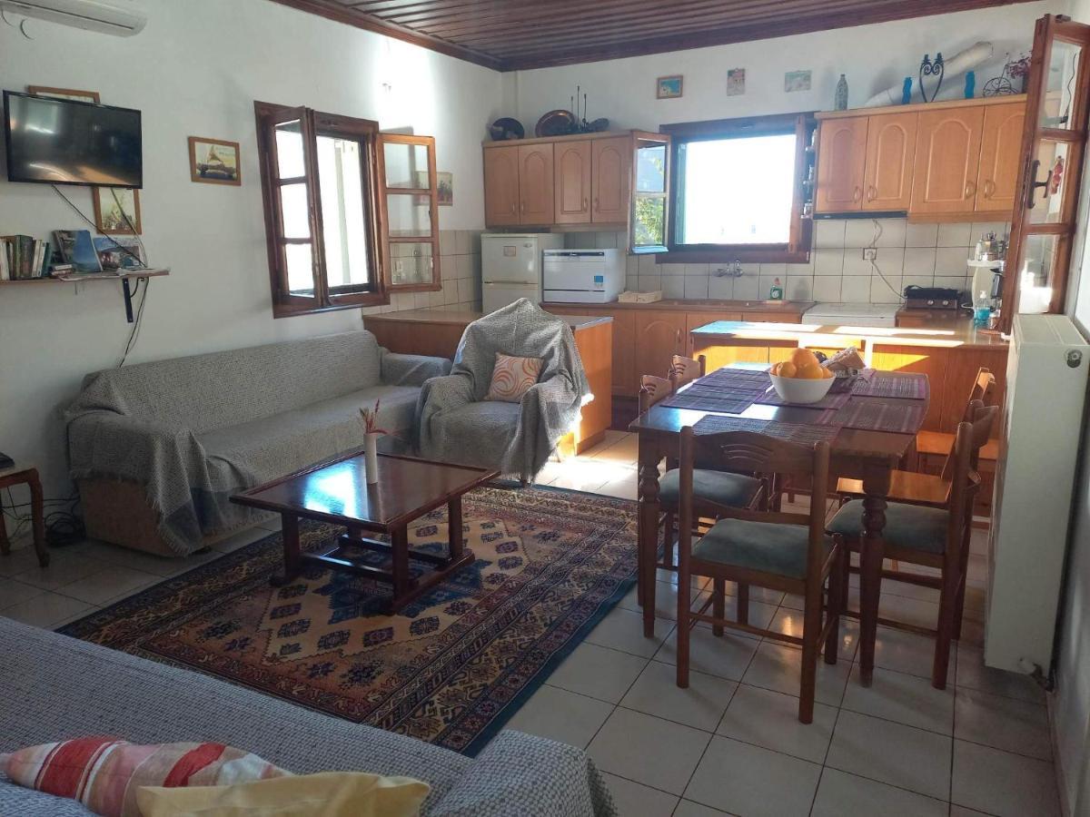 Rodomelo House - 3 Bedrooms Leonídion Buitenkant foto