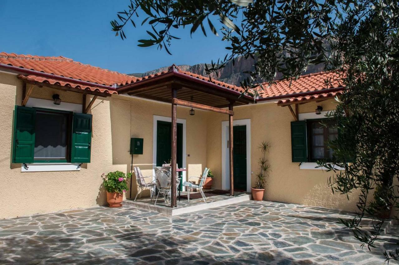 Rodomelo House - 3 Bedrooms Leonídion Buitenkant foto
